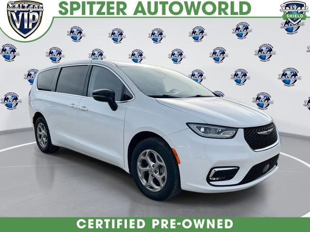 2024 Chrysler Pacifica Limited's photo