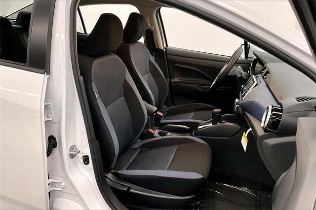 2025 Nissan Versa 1.6 SV photo 34