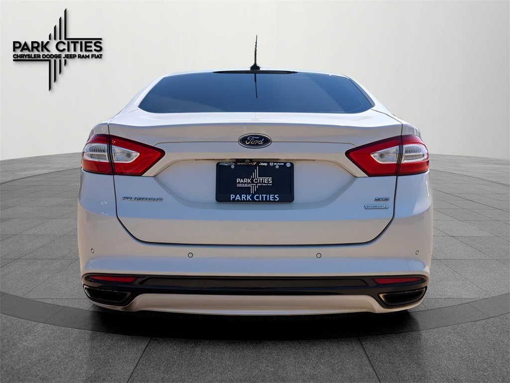 2015 Ford Fusion SE photo 4