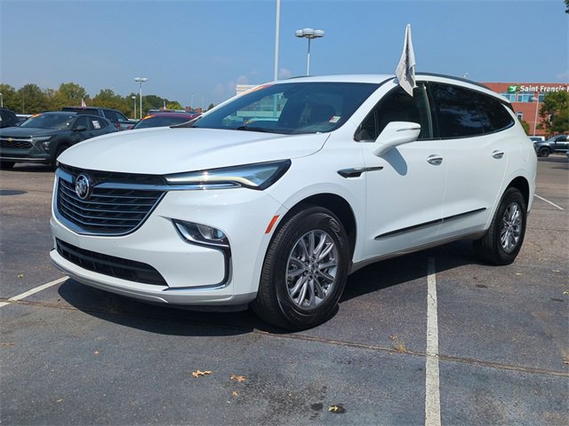 2023 Buick Enclave Essence's photo