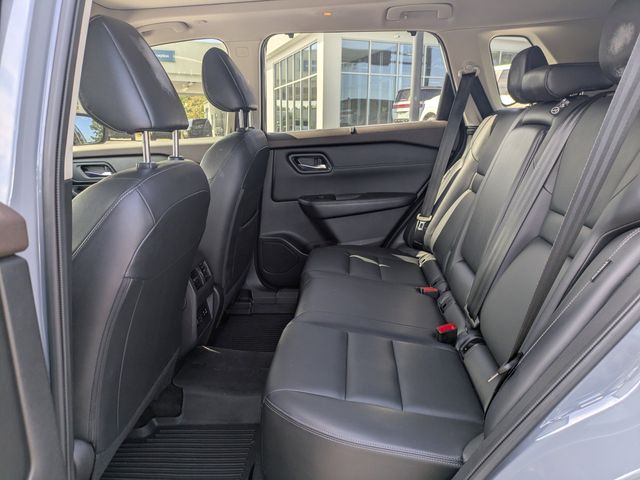 2023 Nissan Rogue SL photo 11