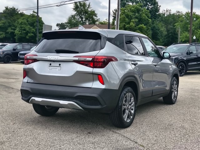 2023 Kia Seltos LX photo 11