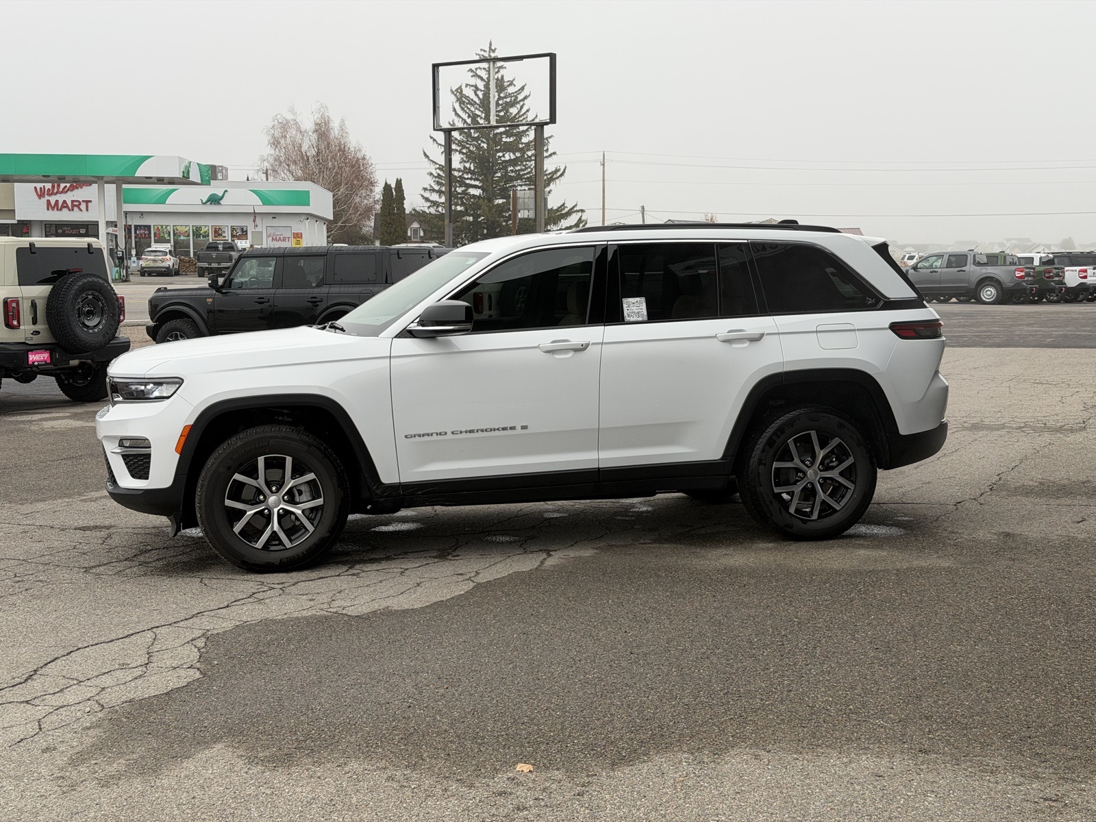 2024 Jeep Grand Cherokee Limited photo 4