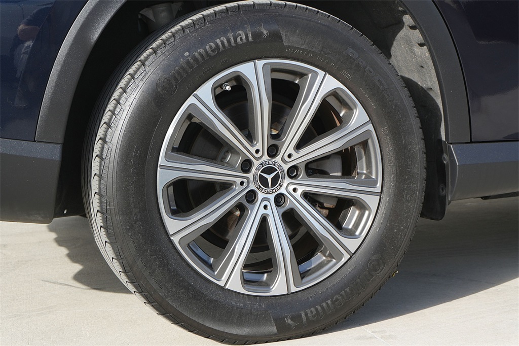 2024 Mercedes Benz GLC 300 photo 4