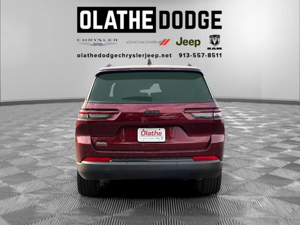 2025 Jeep Grand Cherokee Laredo Altitude photo 25