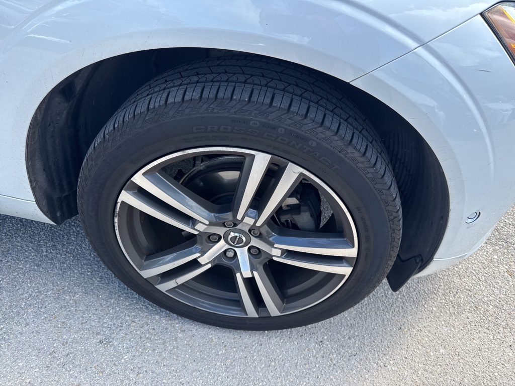 2019 Volvo XC60 T5 Momentum photo 10
