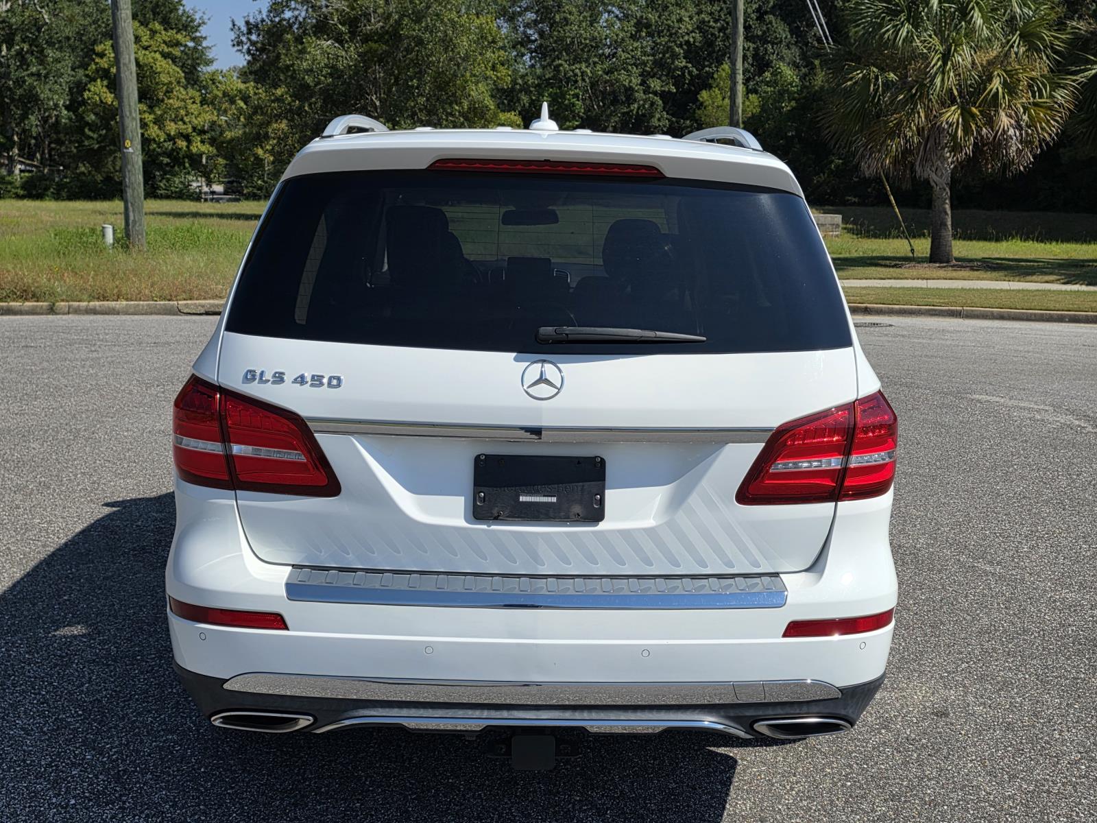 2017 Mercedes Benz GLS 450 4MATIC photo 2