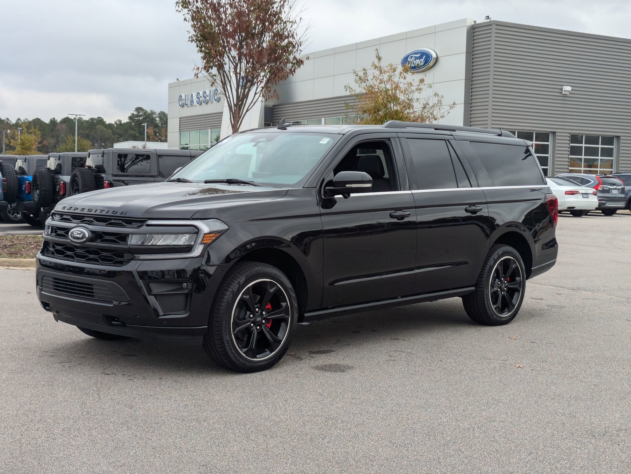 2024 Ford Expedition Limited's photo