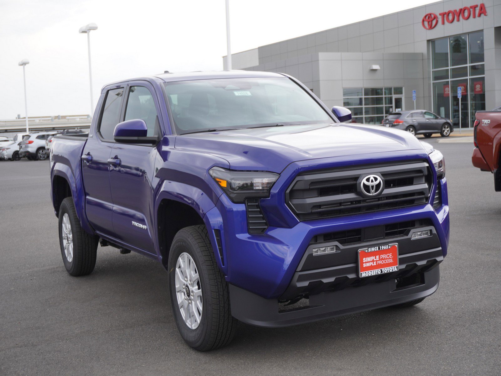 2025 Toyota Tacoma SR5's photo