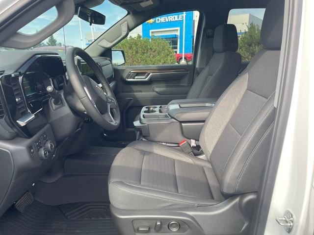 2025 Chevrolet Silverado 1500 LT photo 9