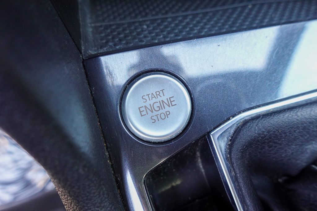 2022 Volkswagen Tiguan SEL Premium R-Line photo 21