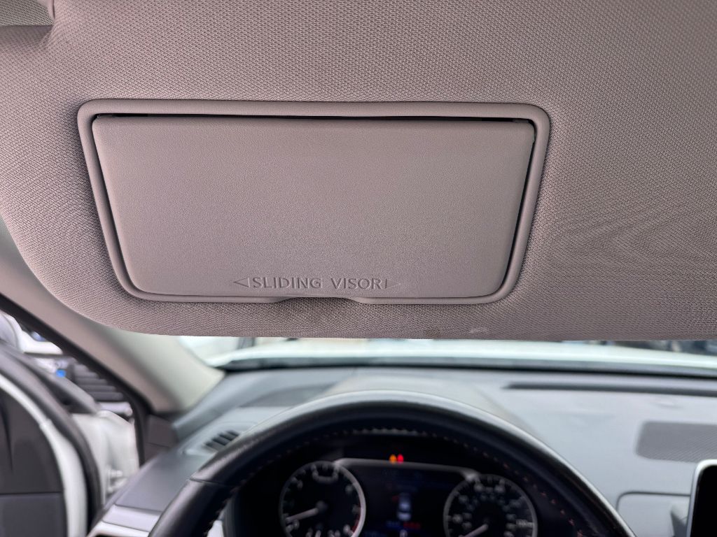 2023 Nissan Altima 2.5 SR photo 18