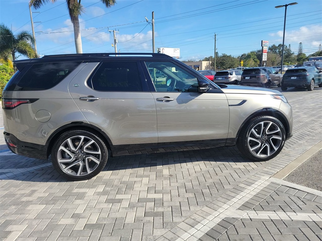 2025 Land Rover Discovery SE photo 6