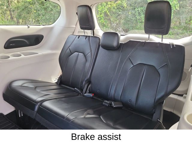 2018 Chrysler Pacifica Touring Plus photo 13