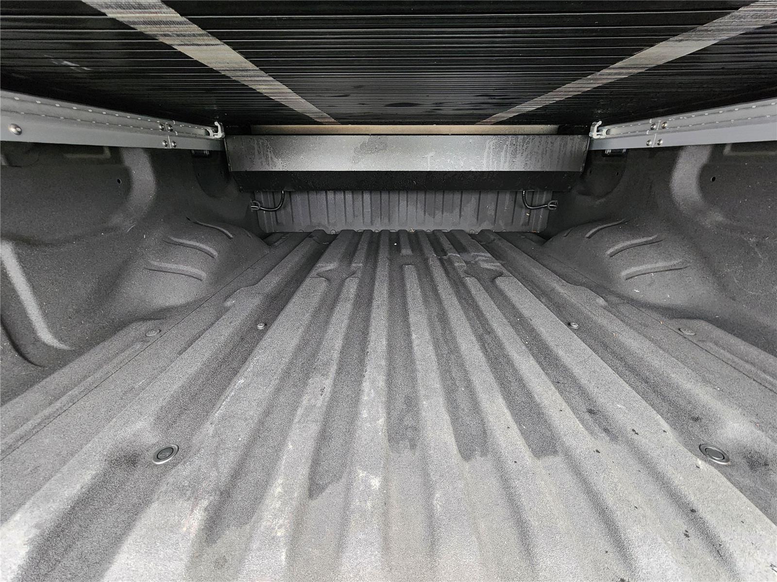 2024 Nissan Titan SV photo 2