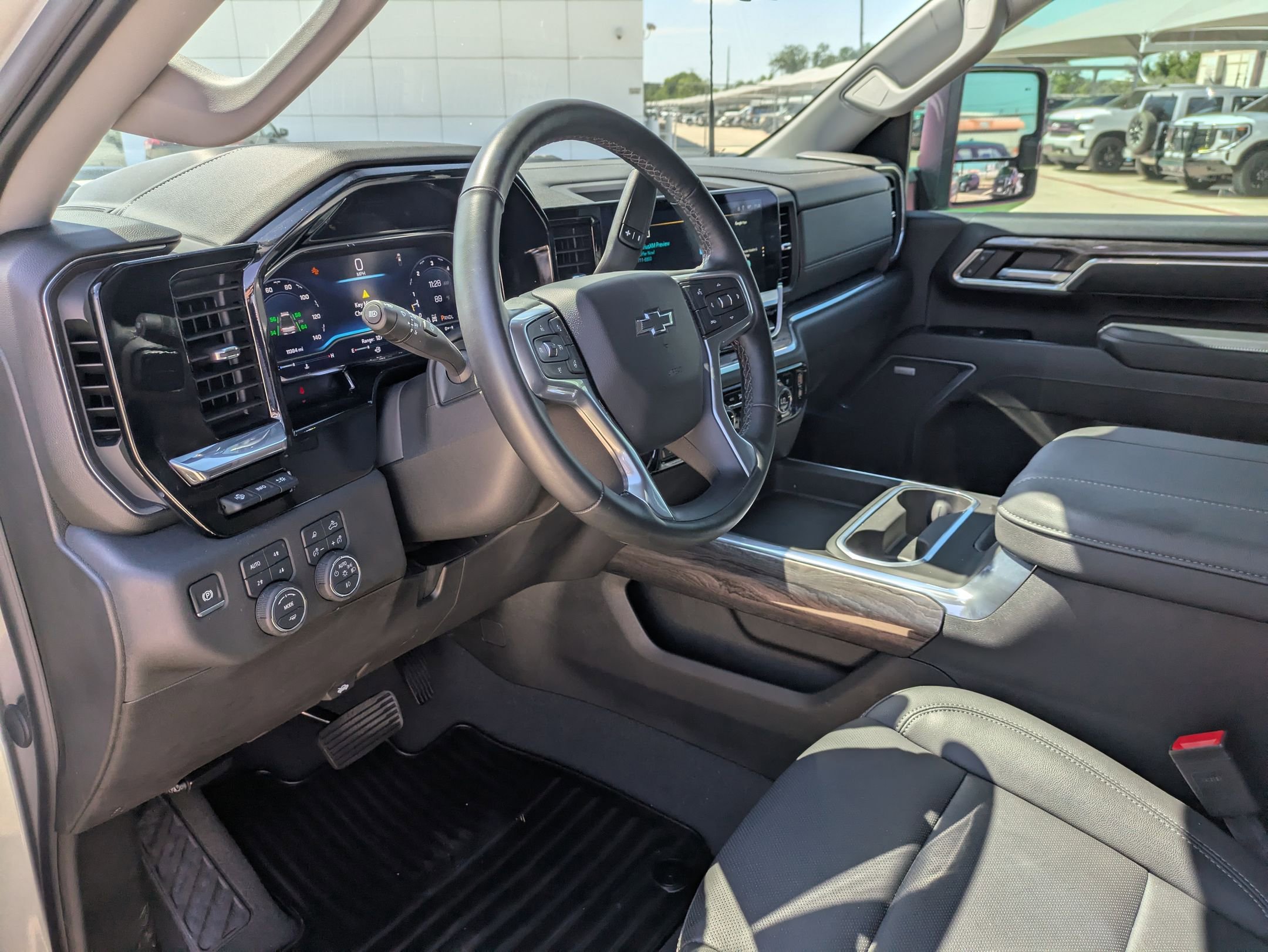 2025 Chevrolet Silverado 2500HD LTZ photo 10