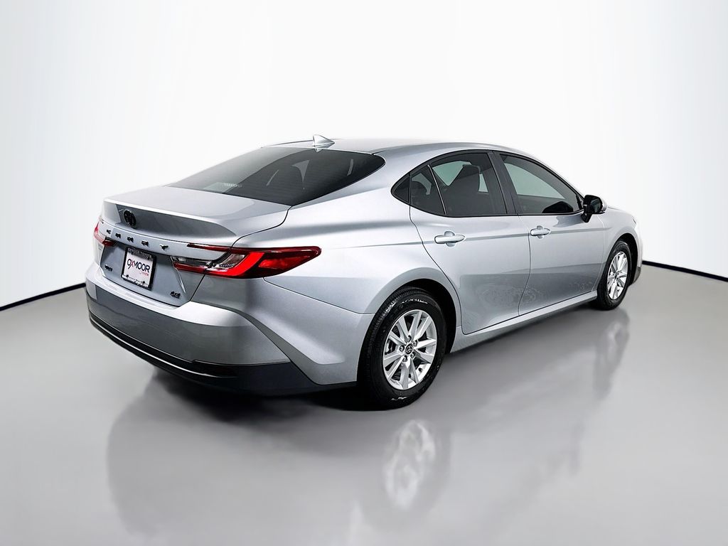 2025 Toyota Camry Hybrid LE photo 7