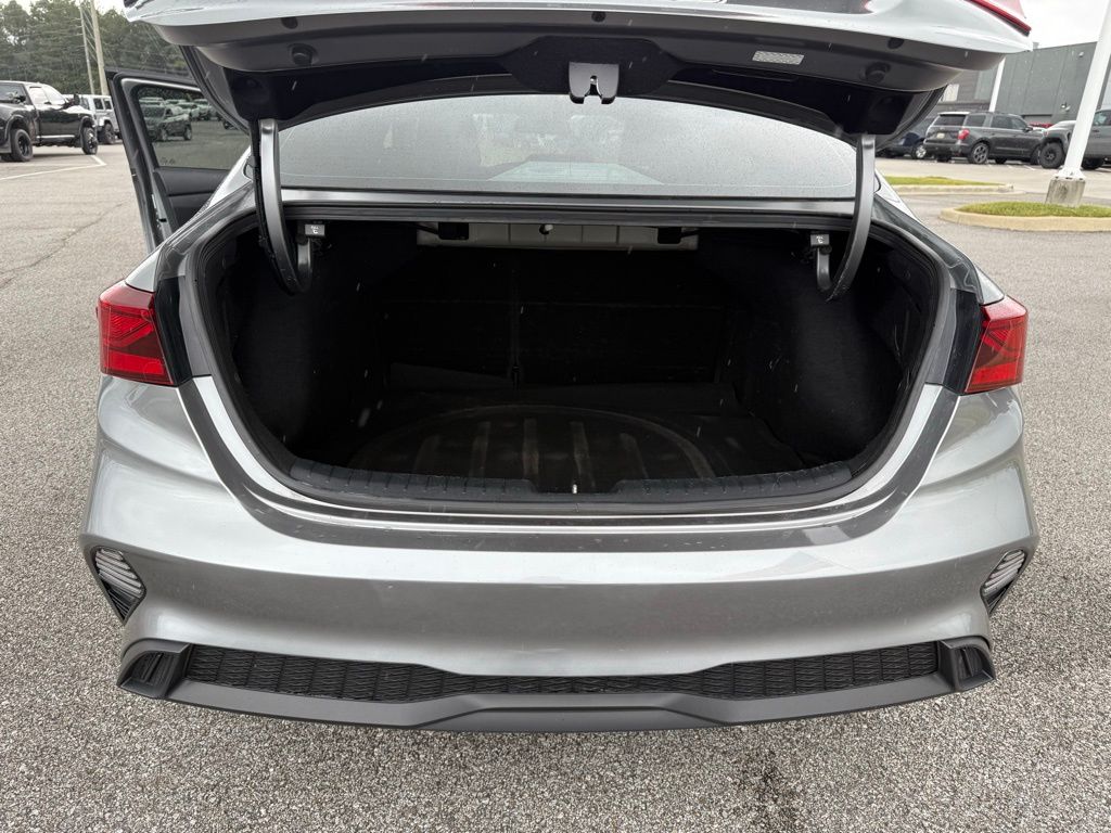 2022 Kia Forte LXS photo 23