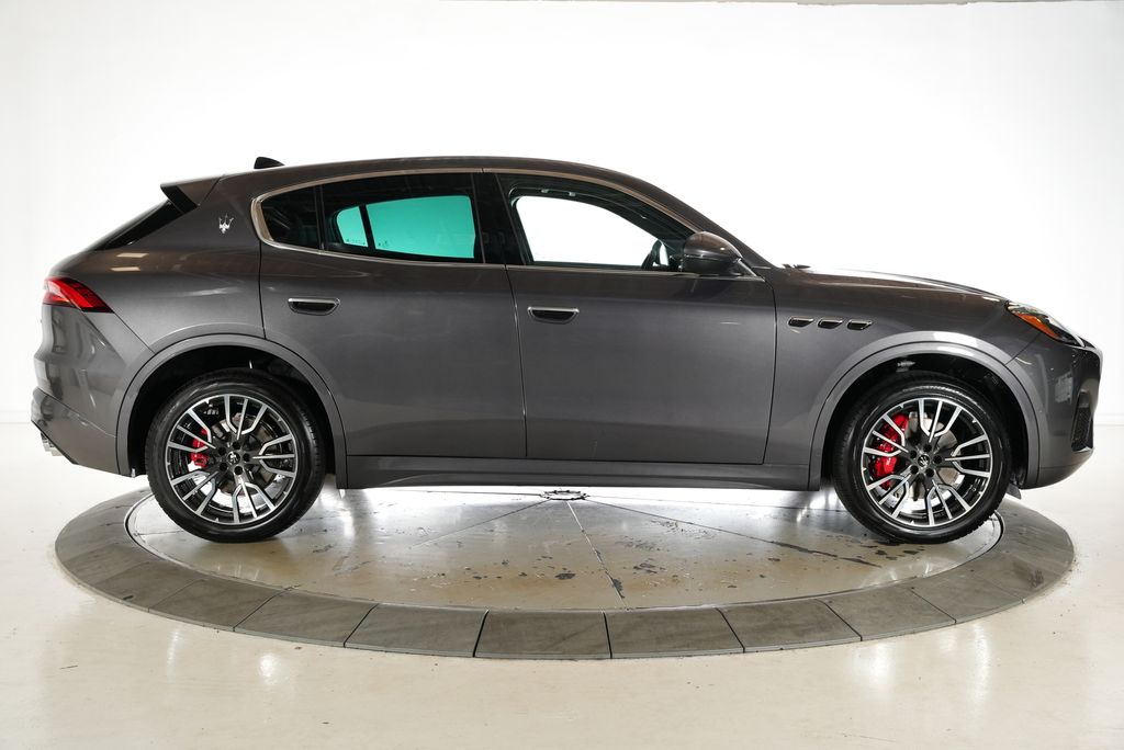 2025 Maserati Grecale photo 6