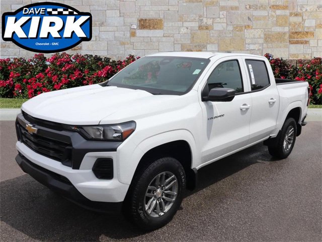 2025 Chevrolet Colorado Work Truck LT photo 3