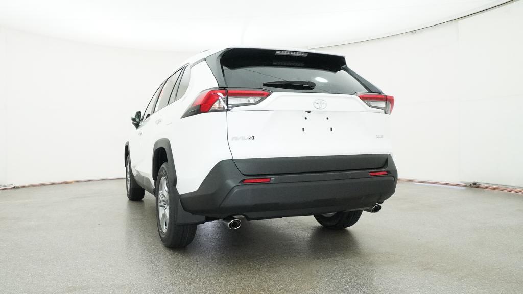 2025 Toyota RAV4 XLE photo 15
