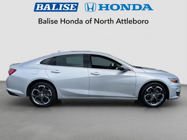 2022 Chevrolet Malibu 1LT photo 2