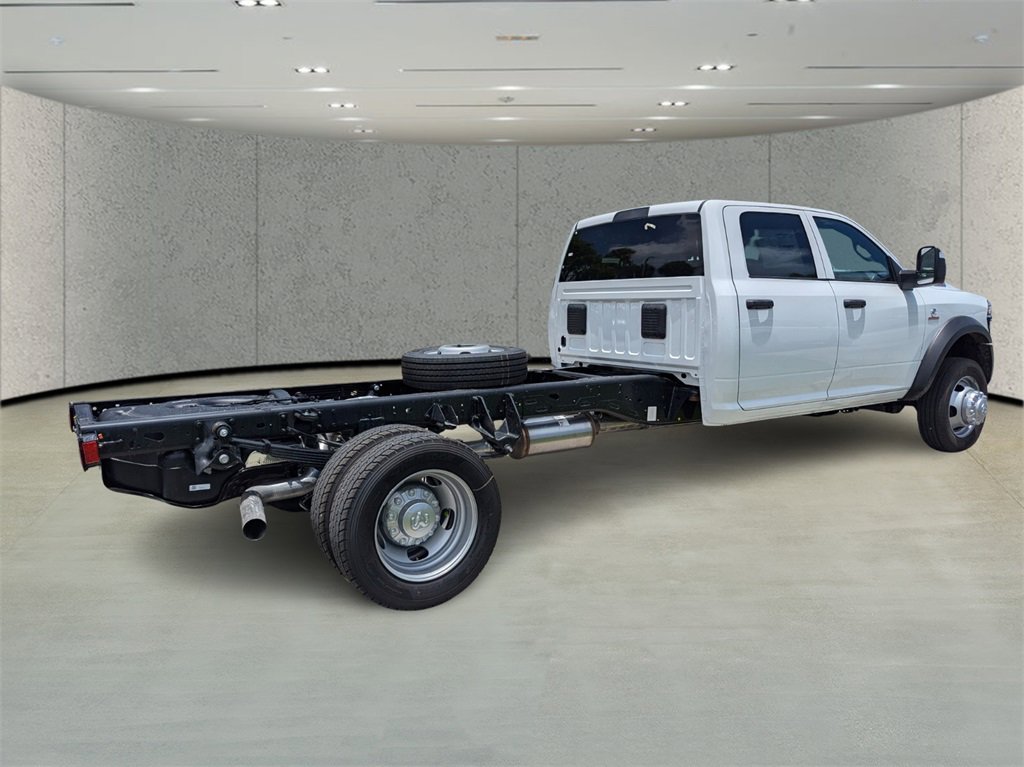 2025 Ram 5500 photo 4