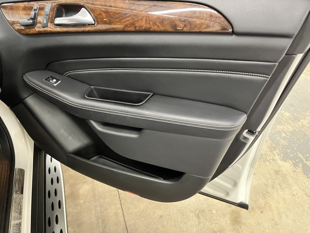 2015 Mercedes Benz ML 350 photo 21