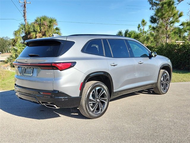 2025 Buick Enclave Sport Touring photo 4
