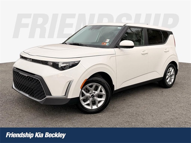 2023 Kia Soul LX's photo