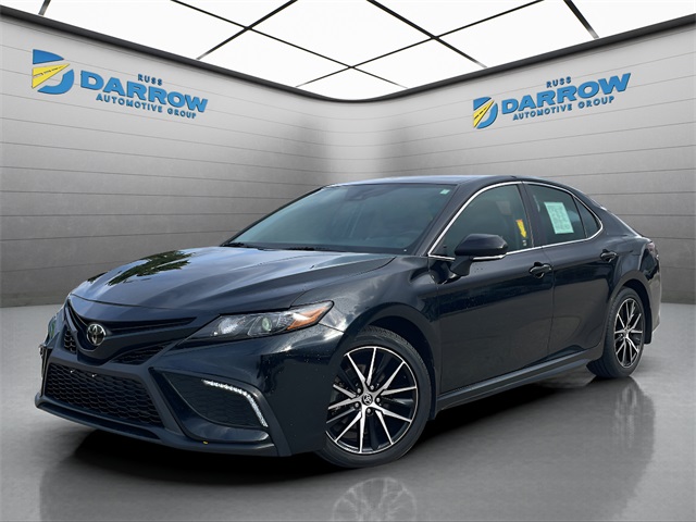2023 Toyota Camry SE's photo