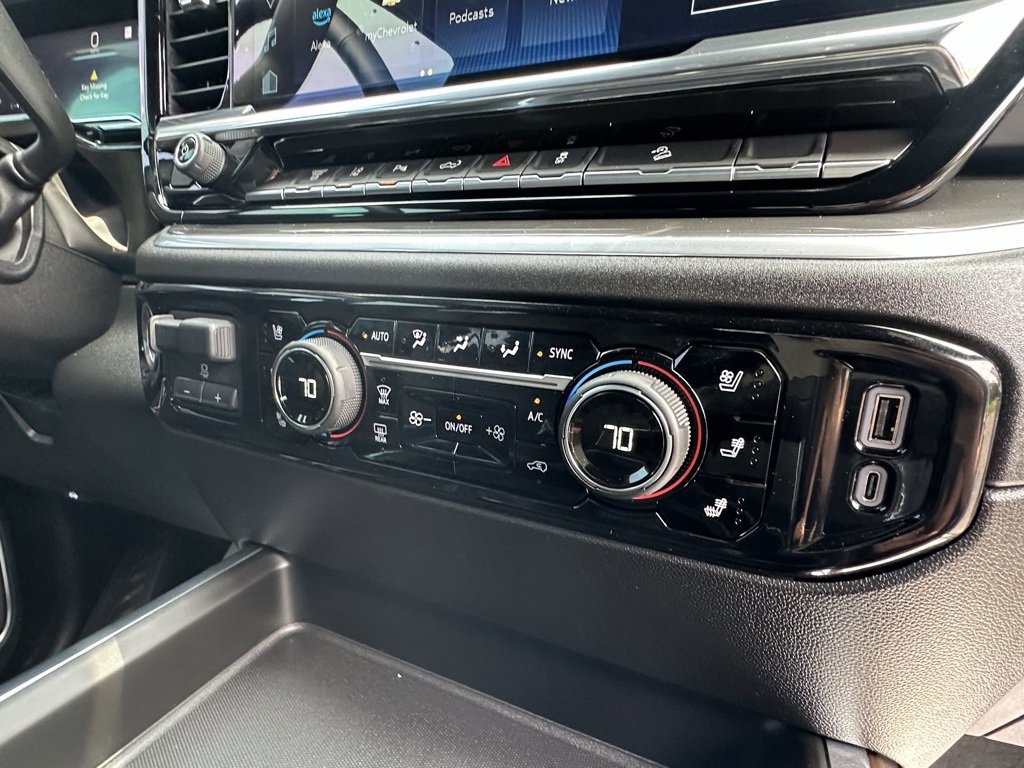 2025 Chevrolet Silverado 2500HD High Country photo 15