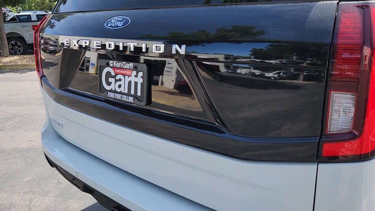 2025 Ford Expedition photo 25