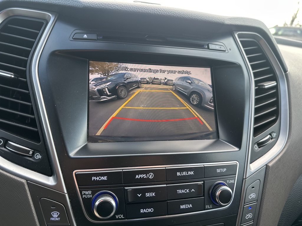 2017 Hyundai Santa Fe SE photo 4