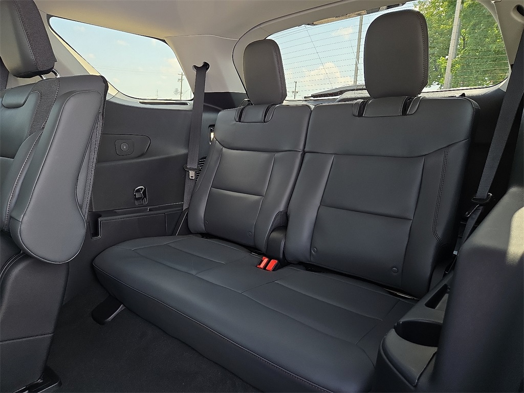 2025 Ford Explorer photo 6