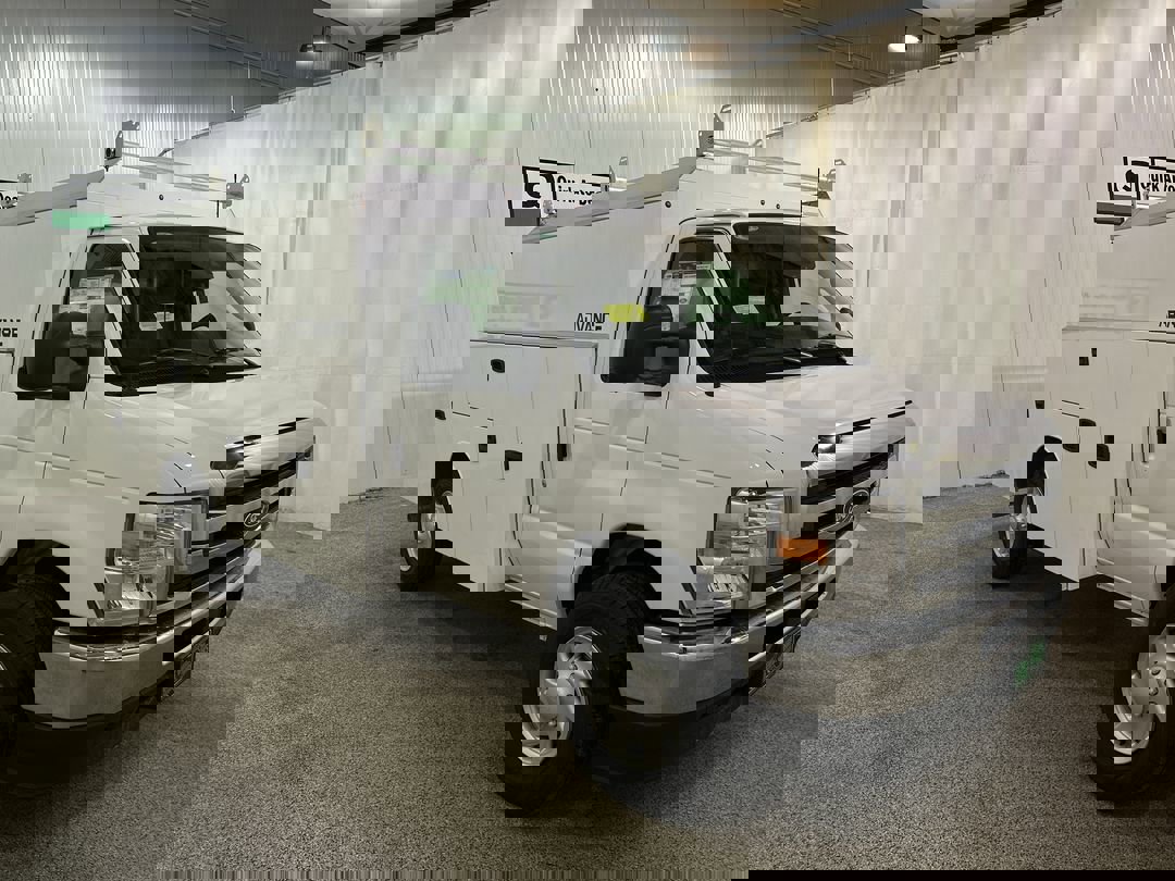 2026 Ford E-Series Cutaway Base's photo