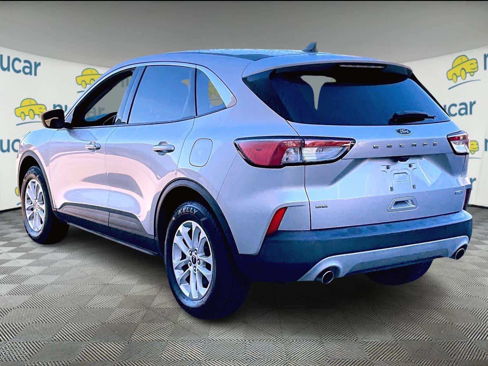 2020 Ford Escape SE photo 4