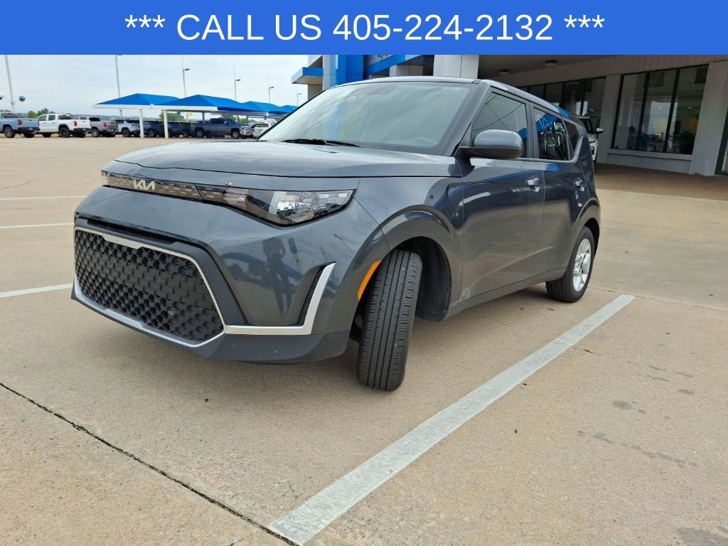 2024 Kia Soul LX photo 2