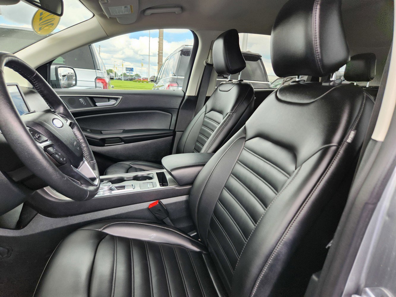2022 Ford Edge SEL photo 27
