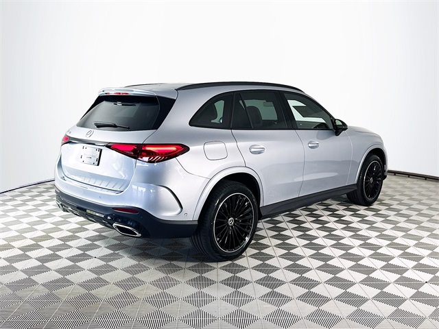 2025 Mercedes Benz GLC 300 photo 7