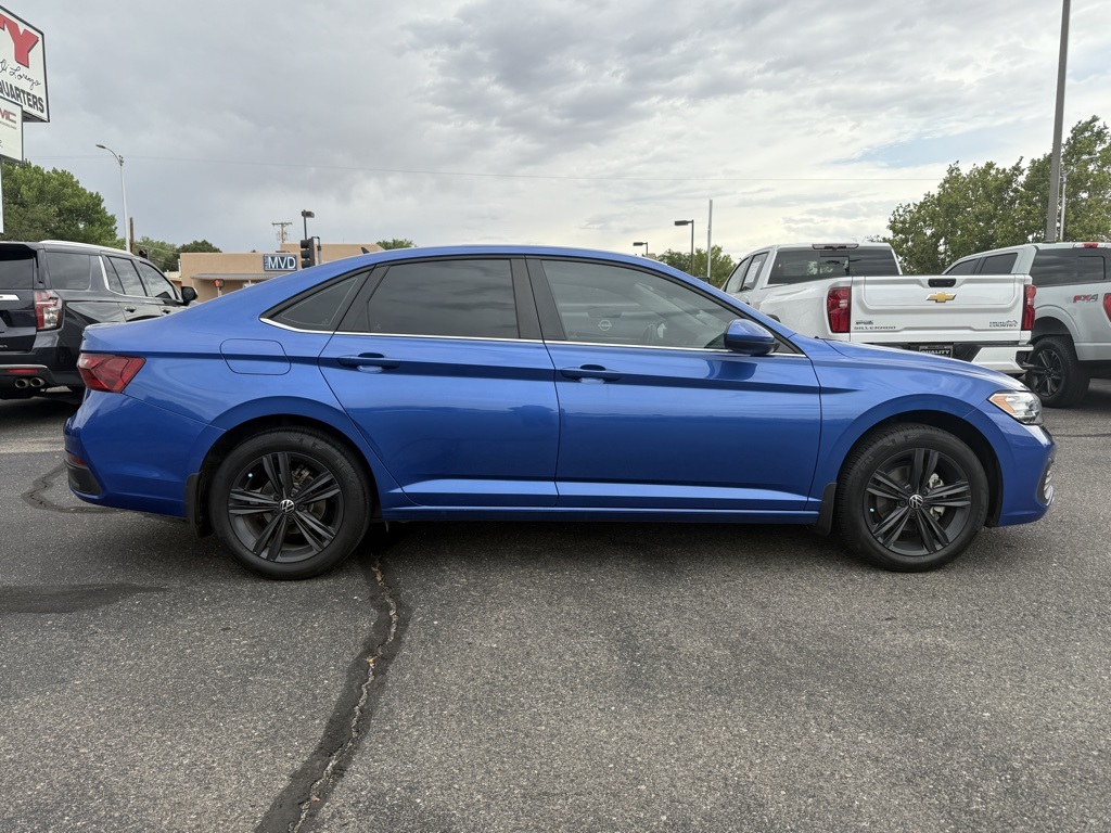 3VW7M7BU2NM010090