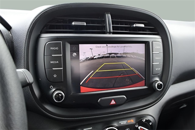 2023 Kia Soul LX photo 2