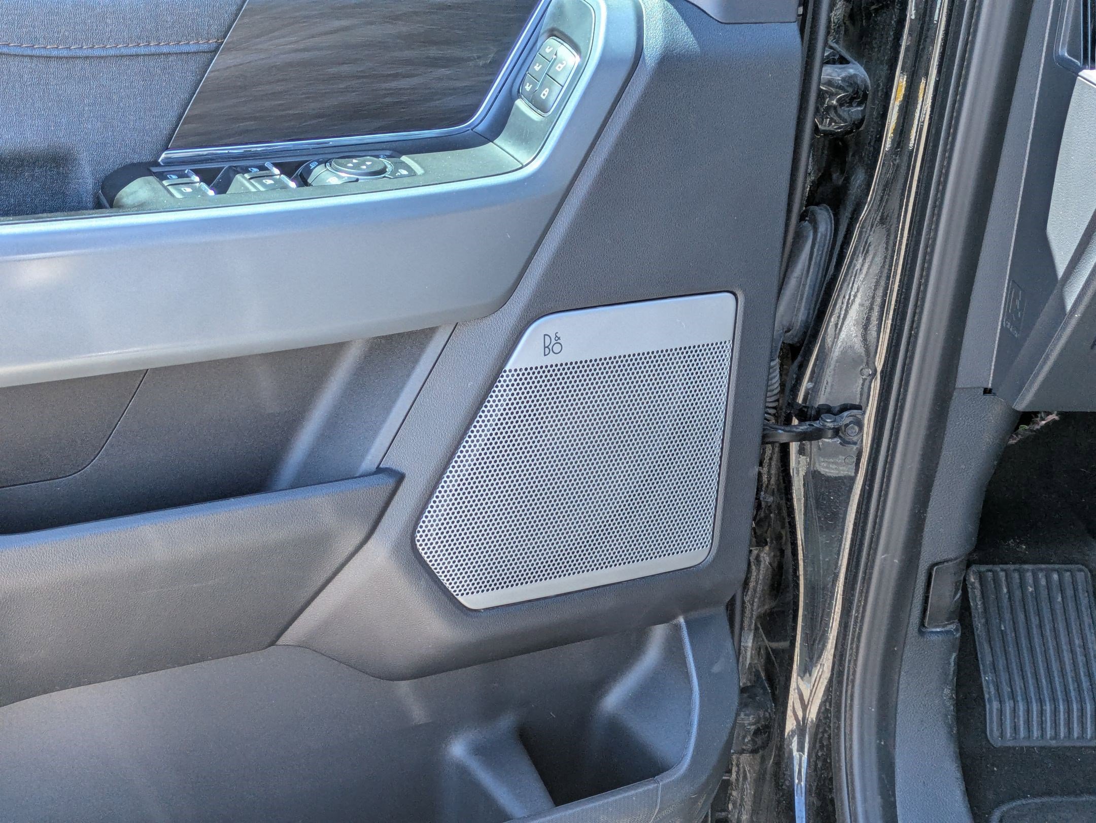 2024 Ford F-150 Lariat photo 12