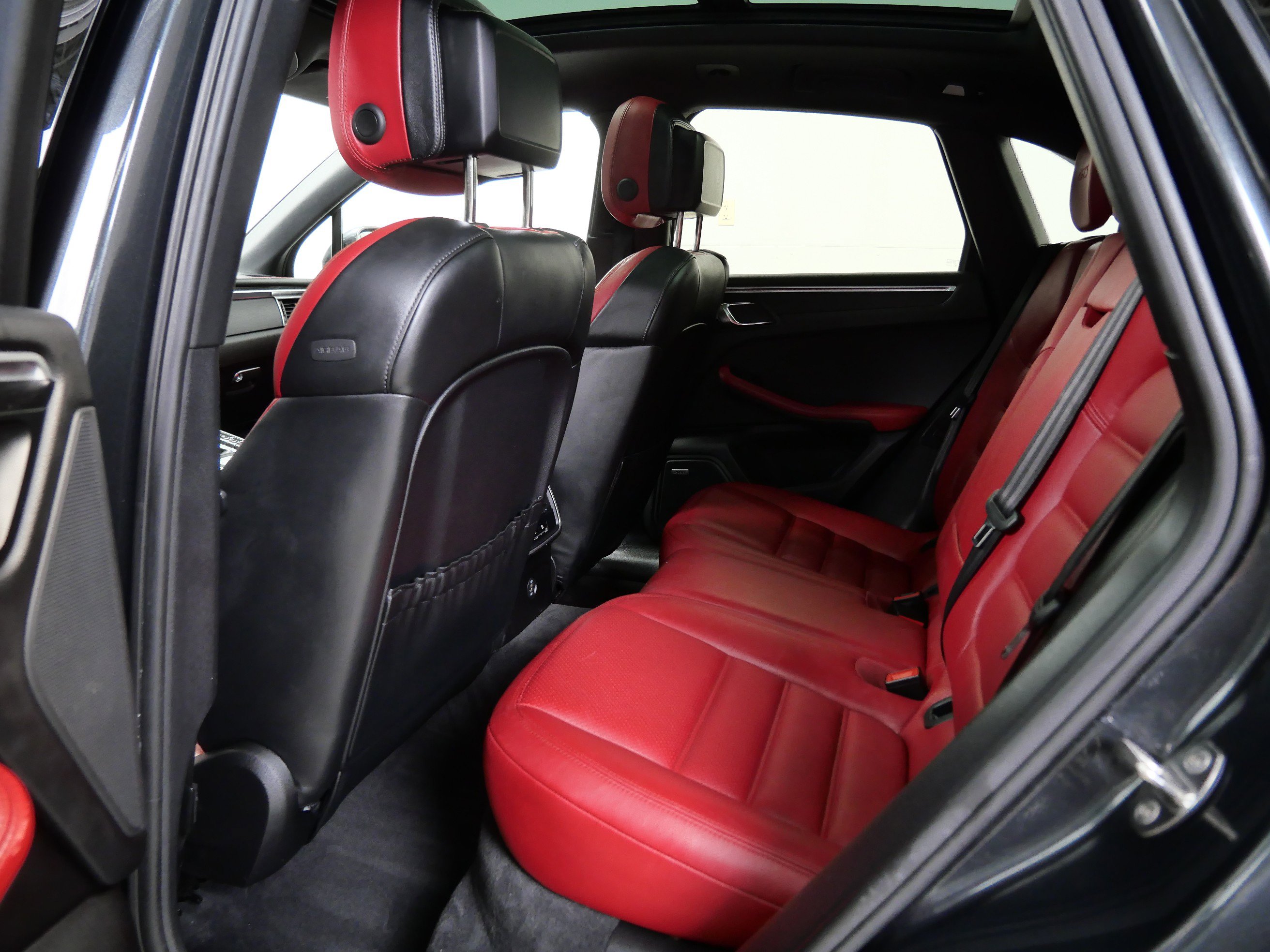 2017 Porsche Macan GTS photo 13