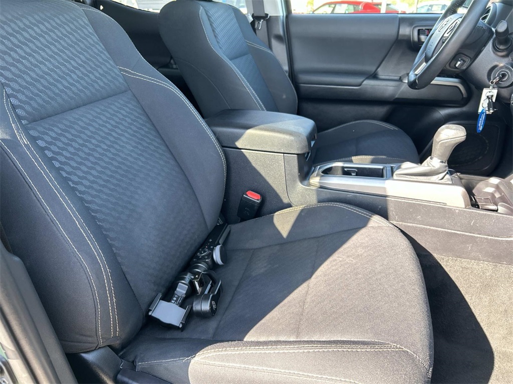 2021 Toyota Tacoma SR5 photo 22