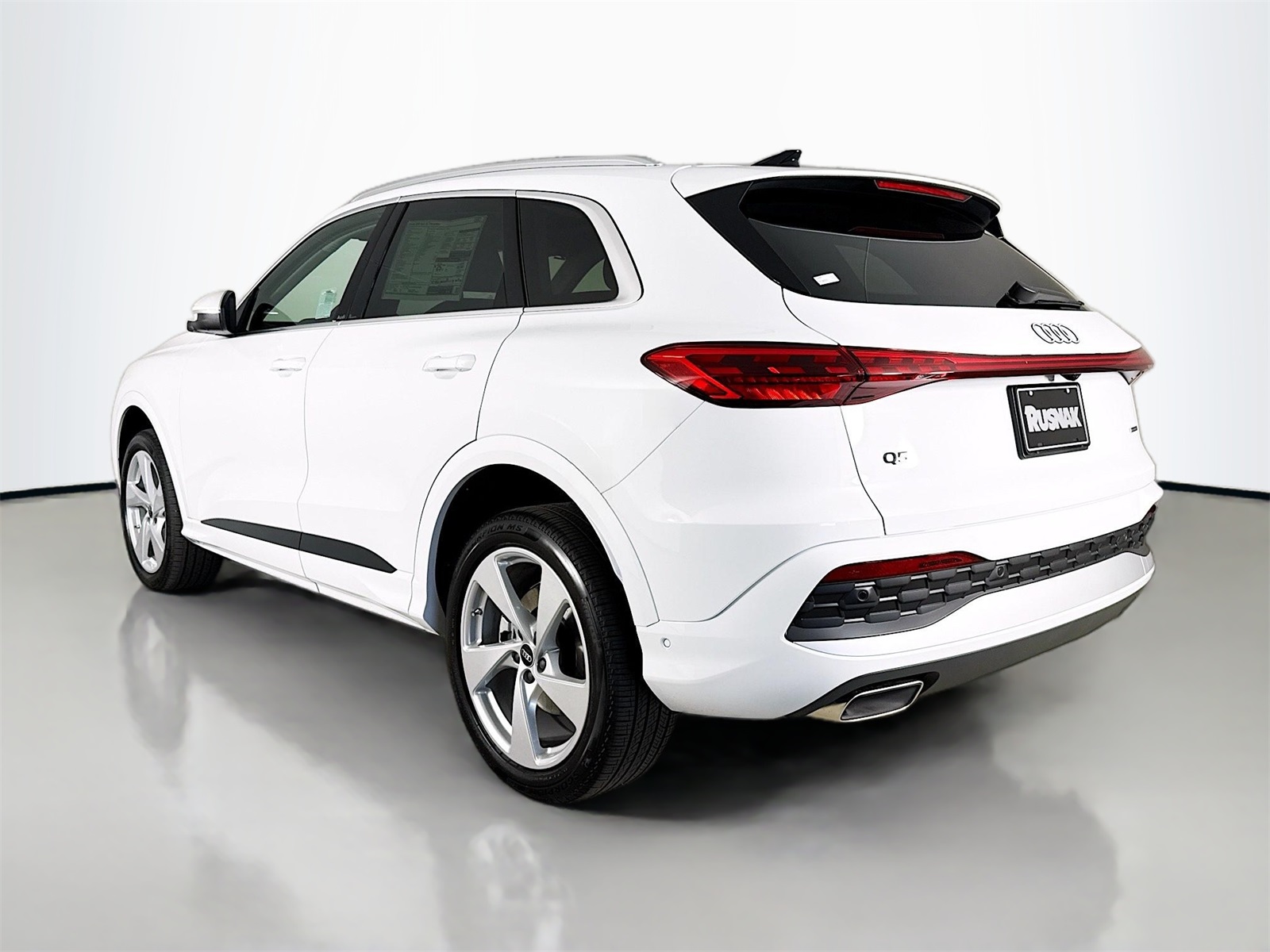 2025 Audi Q5 2.0T Premium Plus photo 2