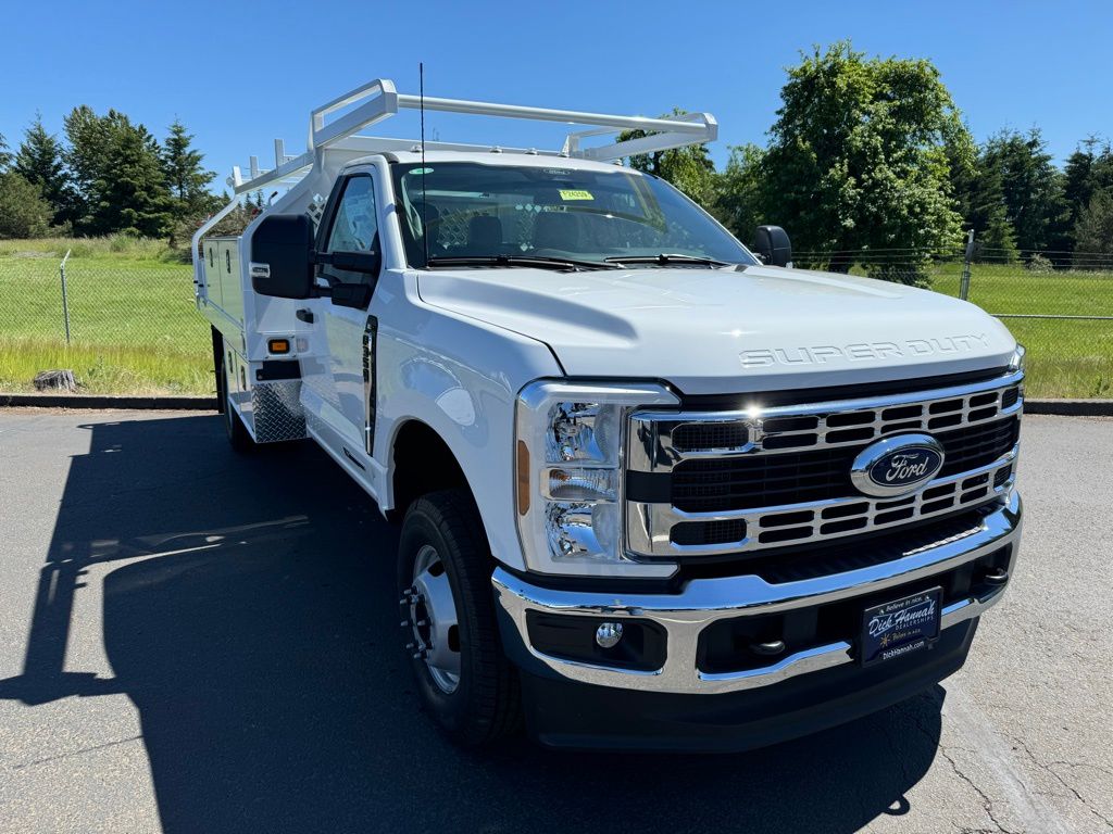 2024 Ford F-350 photo 2