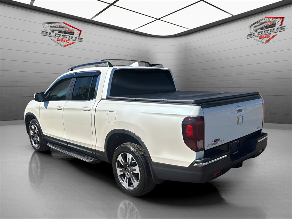 2017 Honda Ridgeline RTL-T photo 3