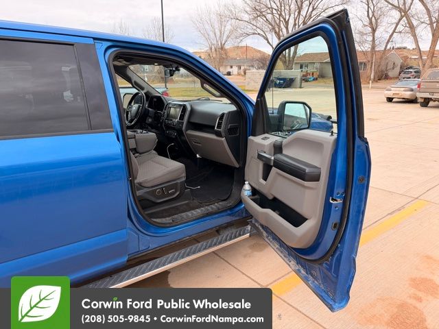 2015 Ford F-150 XLT's photo