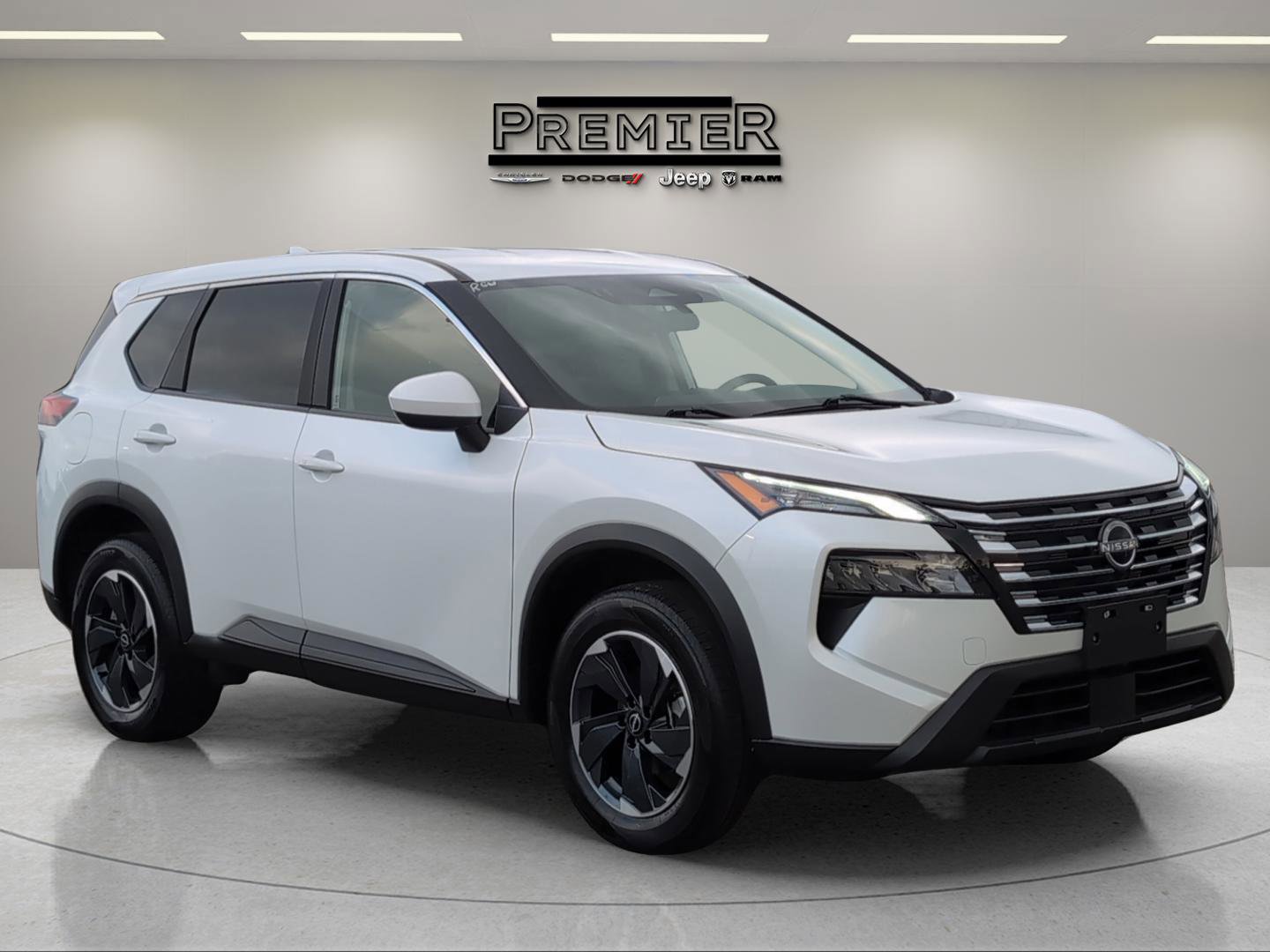 2024 Nissan Rogue SV photo 3